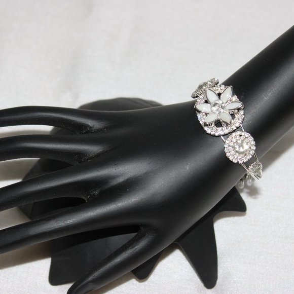 Bracelets for Women/ Girls - Picture 3 of 4